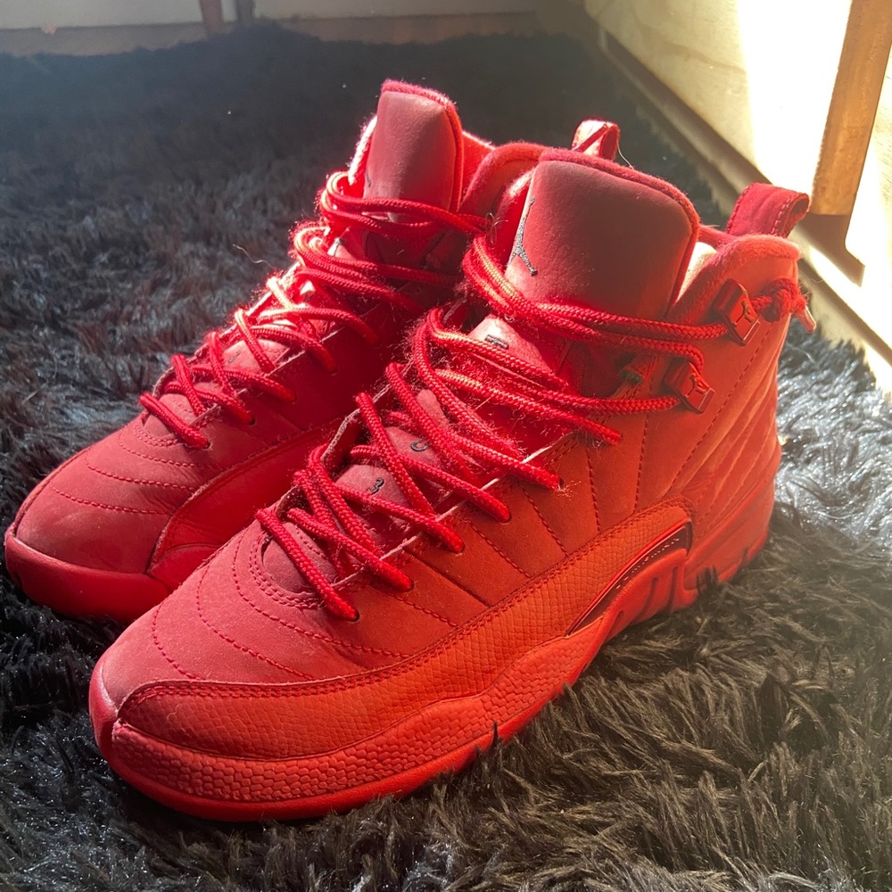 gym red 12s